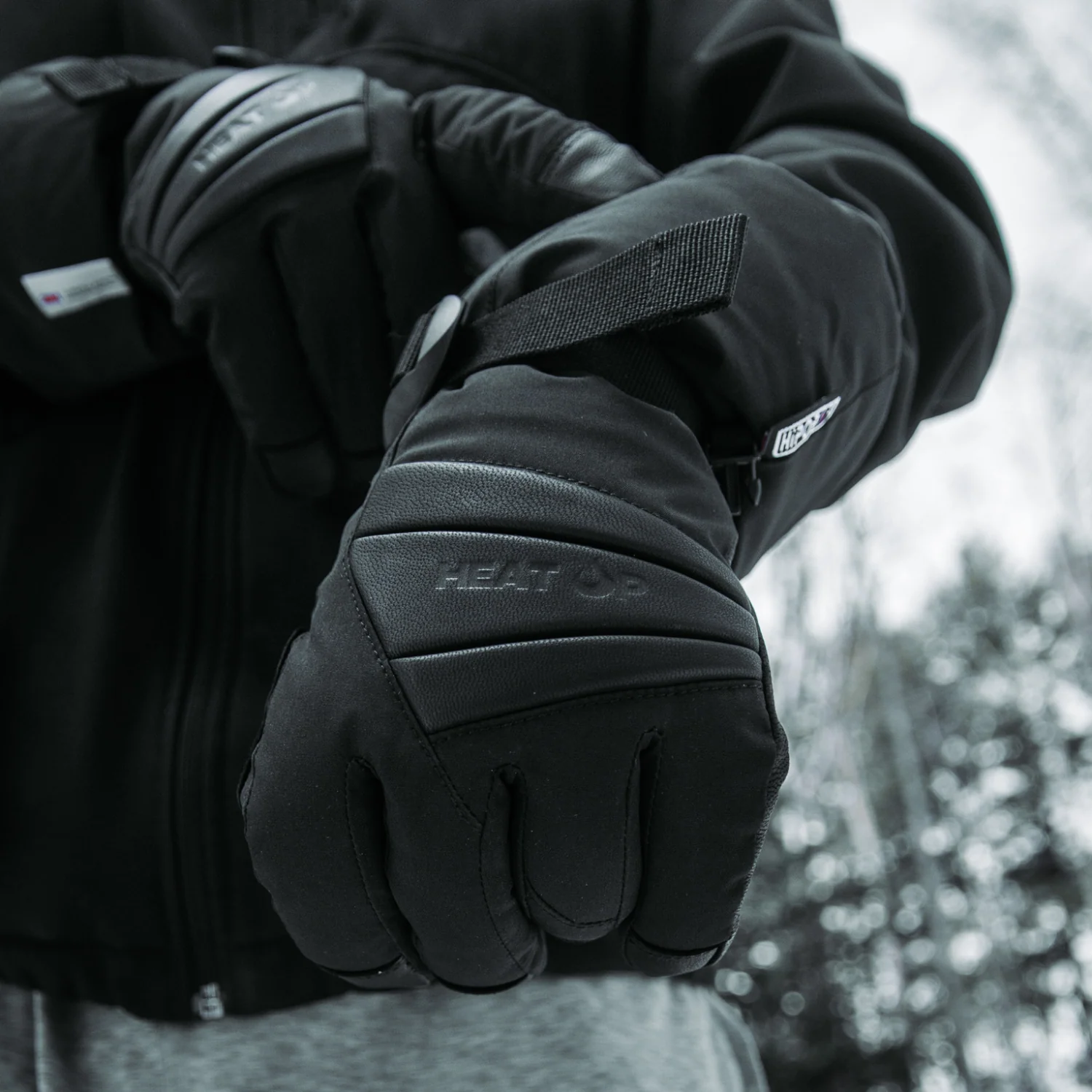 Premium Heated Gloves - Peak series - Unisex - Image 4